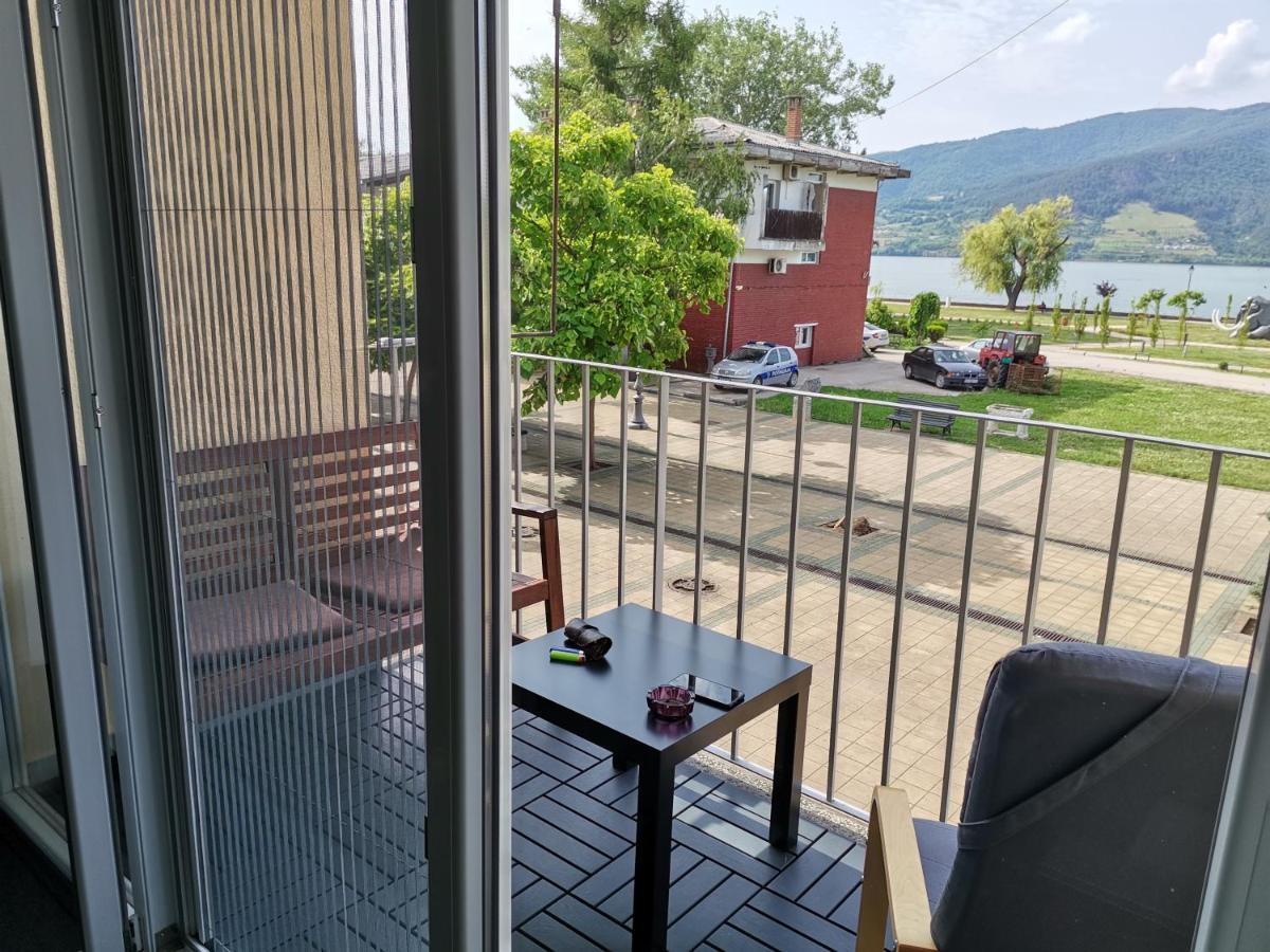 Apartman Terassa Donji Milanovac Kültér fotó